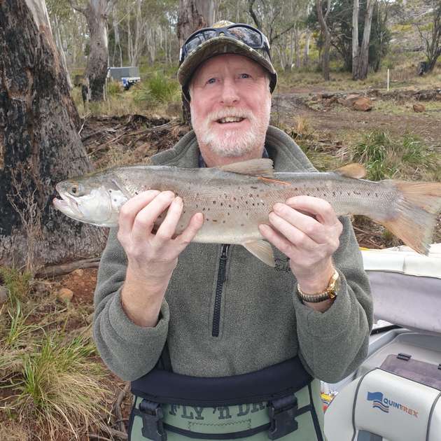 Knott holds firm to land 2 000 trout