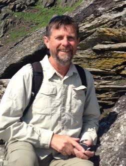 Portrait photo of Howard Jones