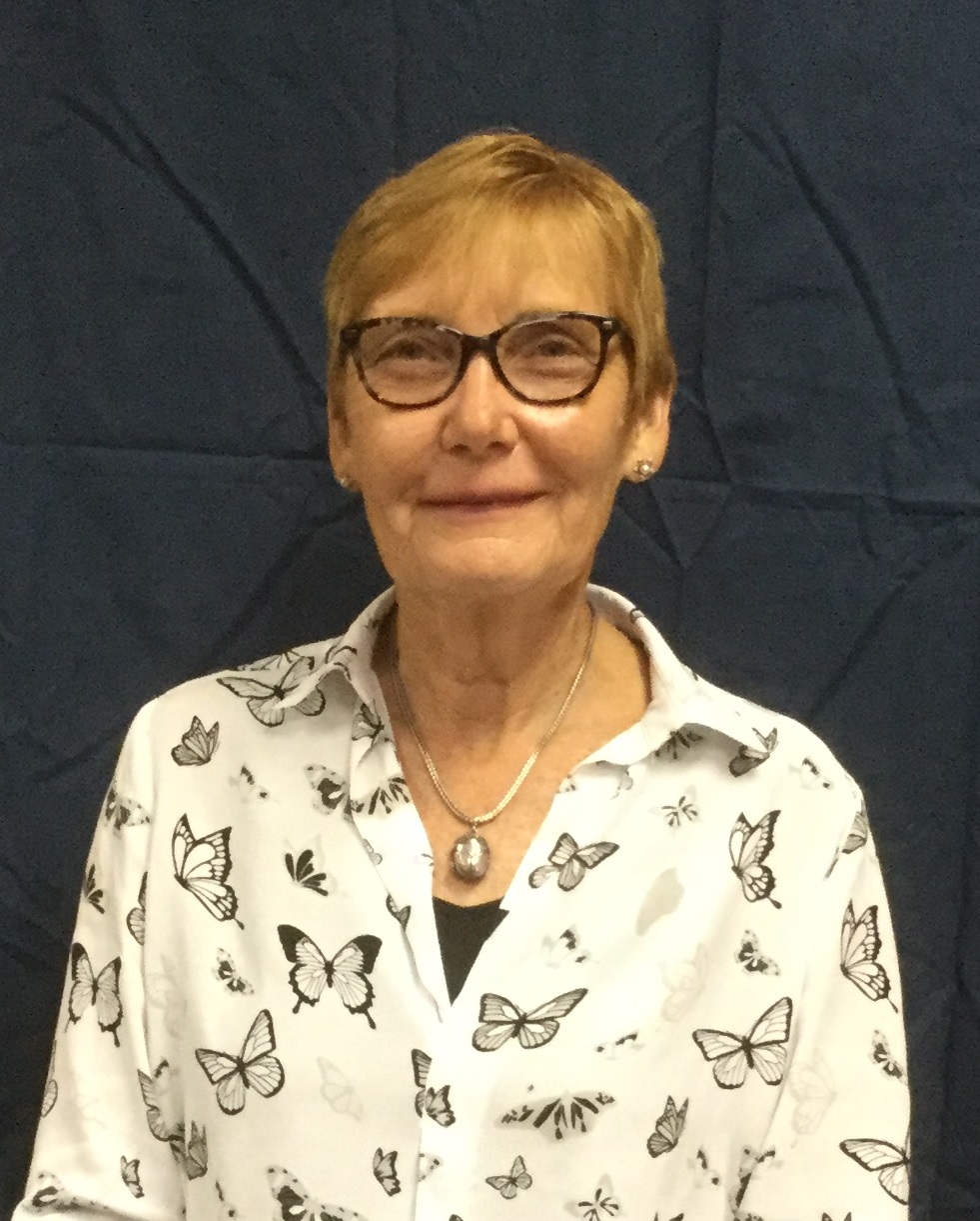 Portrait of Dr Christine Mucha